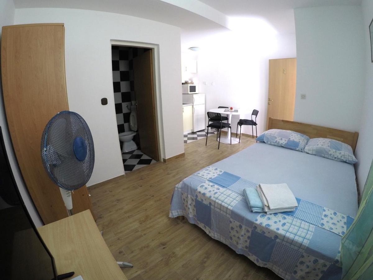 Peach Apartment'S Repic Bibinje Esterno foto
