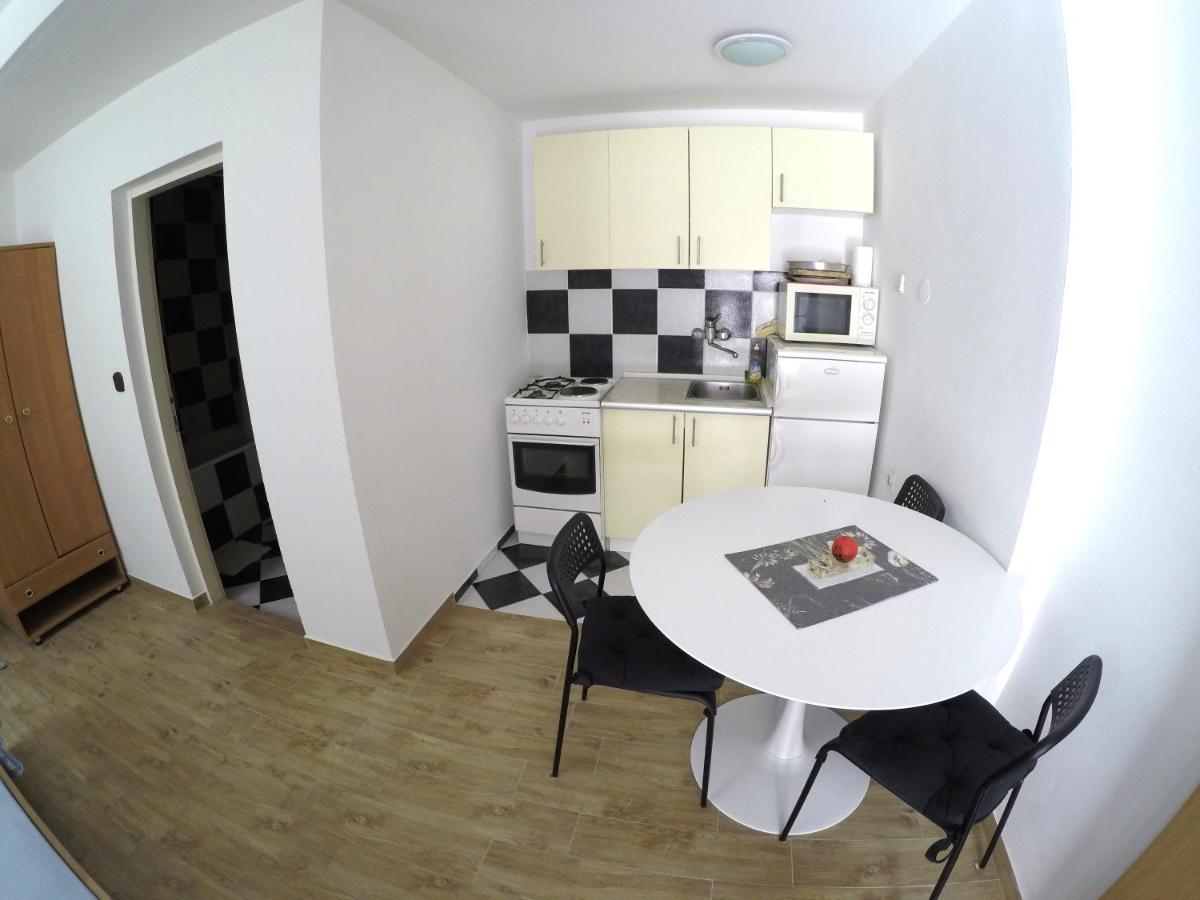 Peach Apartment'S Repic Bibinje Esterno foto